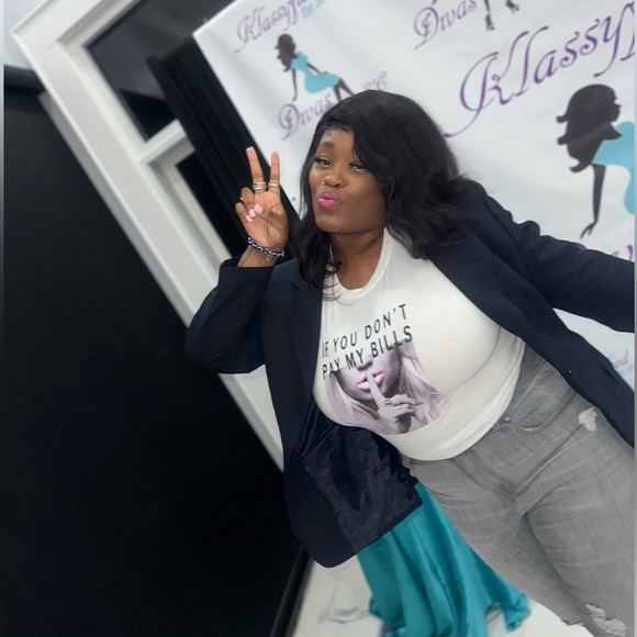 Meet your Posher, Bee - Picture 5 of 5